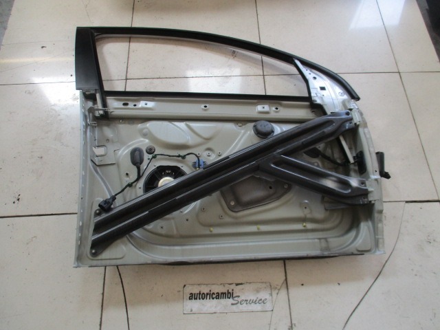 SPREDNJA DESNA VRATA SOVOZNIK OEM N. 1K4831302AB ORIGINAL REZERVNI DEL VOLKSWAGEN GOLF V 1K1 1K5 MK5 BER/SW (02/2004-11/2008) DIESEL LETNIK 2004