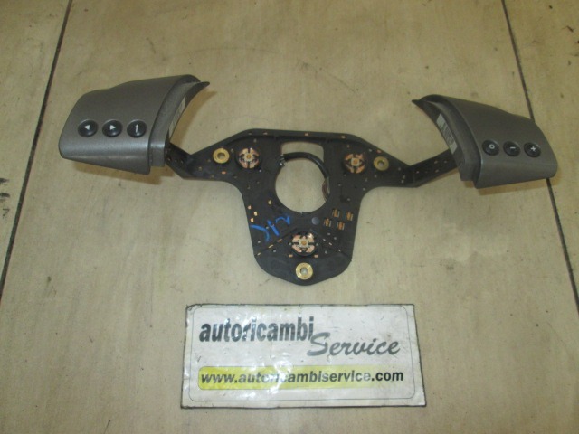 MULTIFUNKCIJSKI VOLAN OEM N. 1243009 ORIGINAL REZERVNI DEL OPEL VECTRA C Z02 BER/SW (2002 - 2006) DIESEL LETNIK 2004