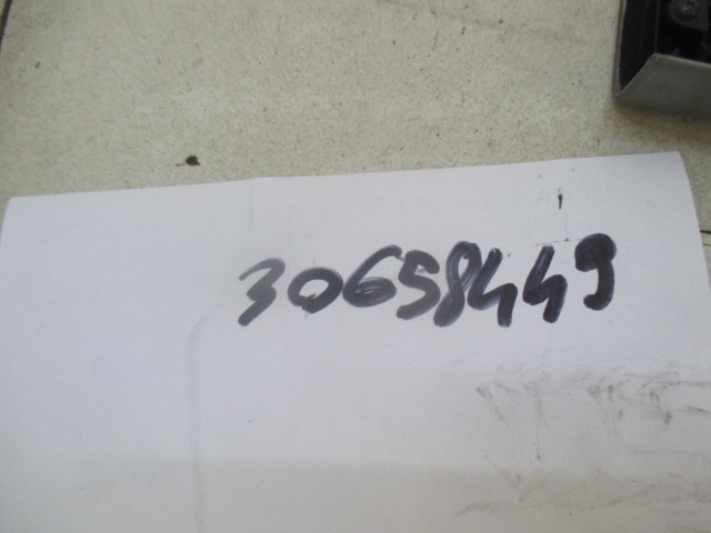 ZADNJE STIKALO OEM N. 30658449 ORIGINAL REZERVNI DEL VOLVO V50 545 (2004 - 05/2007) DIESEL LETNIK 2004