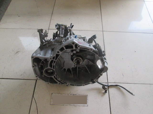 ROCNI MENJALNIK OEM N. 32010EQ06C ORIGINAL REZERVNI DEL NISSAN X-TRAIL T30 (2001 - 08/2007) DIESEL LETNIK 2004