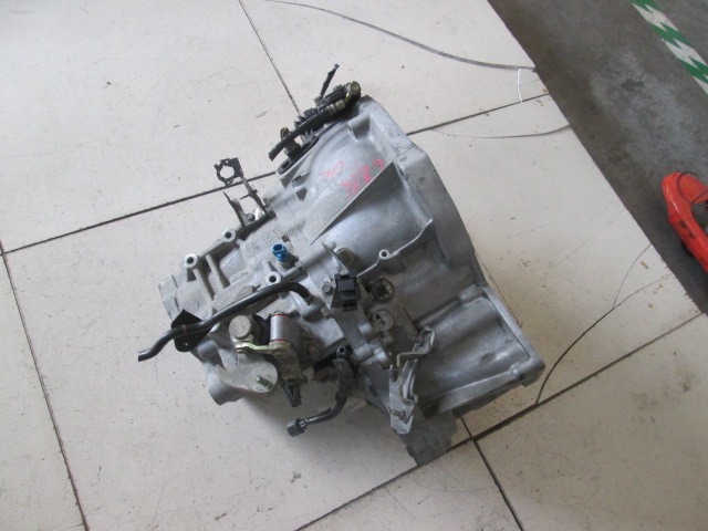 ROCNI MENJALNIK OEM N. 32010EQ06C ORIGINAL REZERVNI DEL NISSAN X-TRAIL T30 (2001 - 08/2007) DIESEL LETNIK 2004