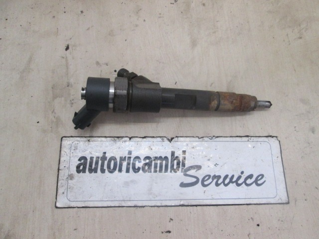 INJEKTORJI DIESEL OEM N. 7700111014 ORIGINAL REZERVNI DEL RENAULT MEGANE MK2 BM0/1 CM0/1 EM0/1 KM0/1 LM0/1 BER/GRANDTOUR  (10/2002 - 02/2006) DIESEL LETNIK 2004