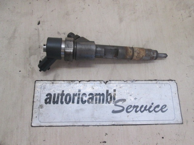 INJEKTORJI DIESEL OEM N. 8200100272 ORIGINAL REZERVNI DEL RENAULT MEGANE MK2 BM0/1 CM0/1 EM0/1 KM0/1 LM0/1 BER/GRANDTOUR  (10/2002 - 02/2006) DIESEL LETNIK 2004