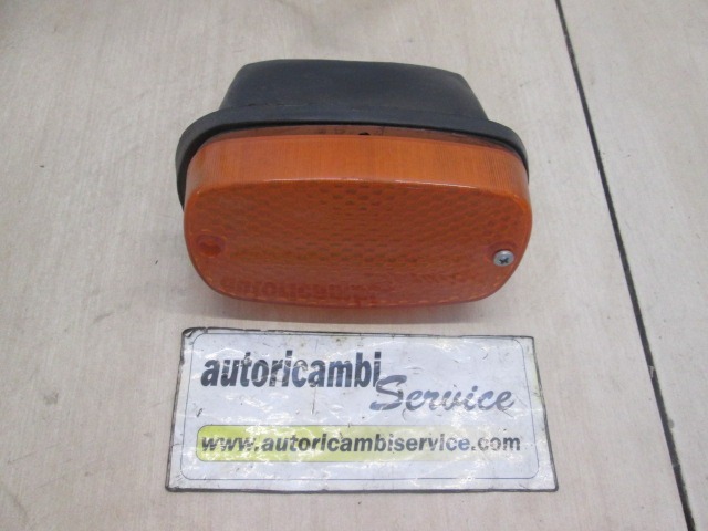 SPREDNJI INDIKATOR OEM N. 11810131 ORIGINAL REZERVNI DEL FIAT 600T 850T (1964 - 1976)BENZINA LETNIK 1964