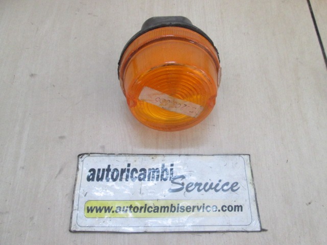 SPREDNJI INDIKATOR OEM N. 15806000 ORIGINAL REZERVNI DEL FIAT 625 (1965 - 1972)DIESEL LETNIK 1970