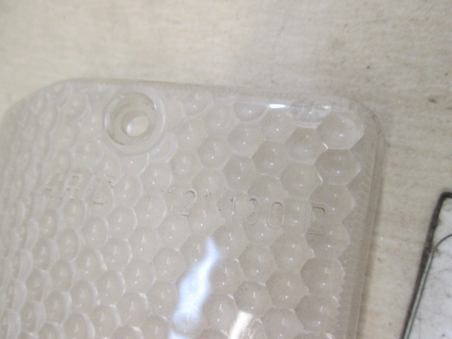SPREDNJI INDIKATOR OEM N. 11121130 ORIGINAL REZERVNI DEL FIAT 124 (1966 - 1974)BENZINA LETNIK 1966