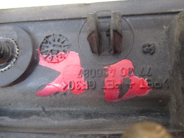 ZUNANJA KLJUKA SPREDNJA DESNA VRATA OEM N. 7700426087 ORIGINAL REZERVNI DEL RENAULT CLIO BB CB MK2 R / CLIO STORIA (05/2001 - 2012) BENZINA LETNIK 2002