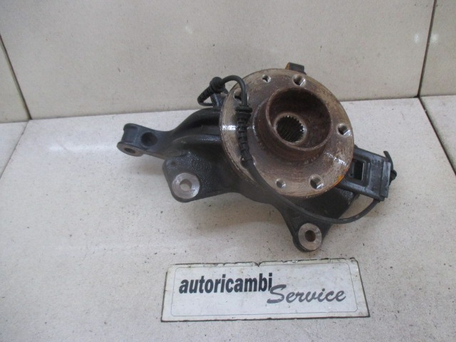 LEVI VRTLJIVI LEZAJ / PESTO KOLESA Z LEZAJEM SPREDAJ OEM N. 402020009R ORIGINAL REZERVNI DEL RENAULT MEGANE MK3 BZ0/1 B3 DZ0/1 KZ0/1 BER/SPORTOUR/ESTATE (2009 - 2015) DIESEL LETNIK 2011