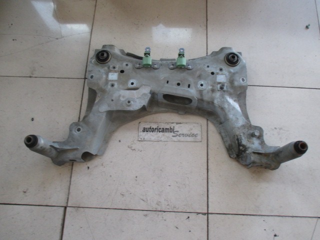 SPREDNJA OS/NOSILEC MOTORJA OEM N. 544015243R ORIGINAL REZERVNI DEL RENAULT MEGANE MK3 BZ0/1 B3 DZ0/1 KZ0/1 BER/SPORTOUR/ESTATE (2009 - 2015) DIESEL LETNIK 2011