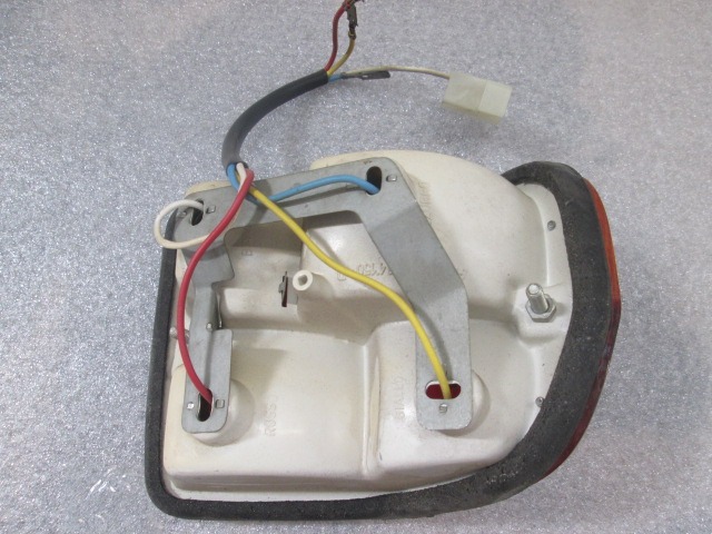 ZADNJI DESNI ZAROMETI OEM N. 44164136 ORIGINAL REZERVNI DEL ALFA ROMEO ALFASUD 902 MK2 (1977 - 1980)BENZINA LETNIK 1977