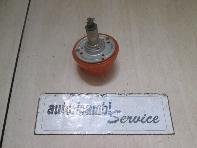 SPREDNJI INDIKATOR OEM N. 11514131 ORIGINAL REZERVNI DEL RENAULT 4 112 (1961 - 1993)BENZINA LETNIK 1961