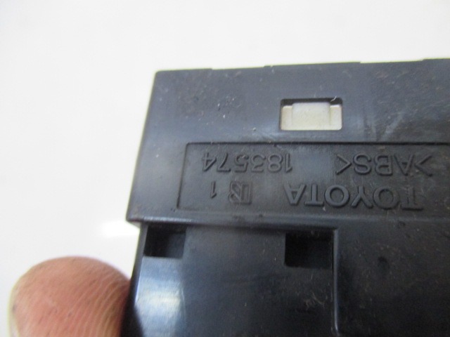 STIKALA ELEKTRICNIH OGLEDAL  OEM N. 8487034010 ORIGINAL REZERVNI DEL TOYOTA AVENSIS VERSO M2 (2001 - 2004) DIESEL LETNIK 2002