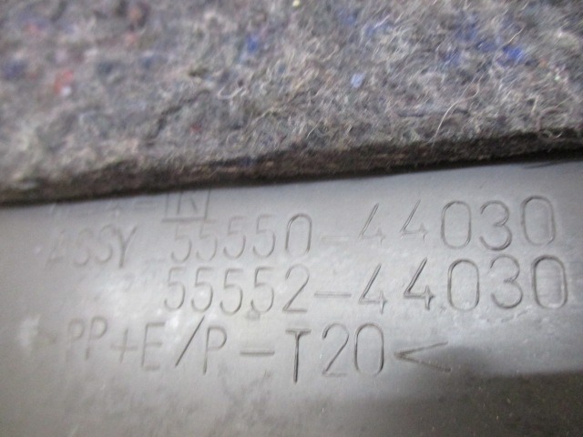 PREDAL ZA DOKUMENTE OEM N. 55550-44030 ORIGINAL REZERVNI DEL TOYOTA AVENSIS VERSO M2 (2001 - 2004) DIESEL LETNIK 2002