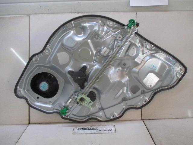 MEHANIZEM ZA ZADNJA VRATA  OEM N. 518084470 ORIGINAL REZERVNI DEL LANCIA MUSA 350 R (09/2007 - 8/2013) BENZINA/GPL LETNIK 2011