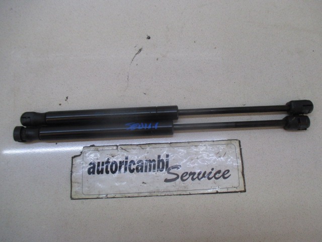 AMORTIZERJI POKROVA MOTORJA  OEM N. 51705073 ORIGINAL REZERVNI DEL LANCIA MUSA 350 R (09/2007 - 8/2013) BENZINA/GPL LETNIK 2011