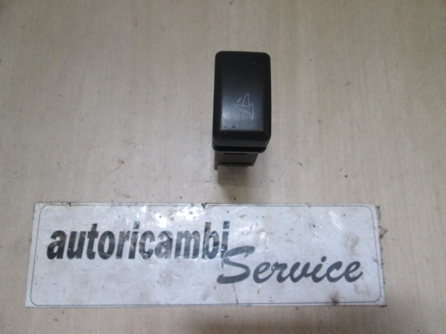 STIKALA ELEKTRICNIH OGLEDAL  OEM N. 8970817663 ORIGINAL REZERVNI DEL ISUZU TROOPER MK3 (2001 - 2003) DIESEL LETNIK 2001