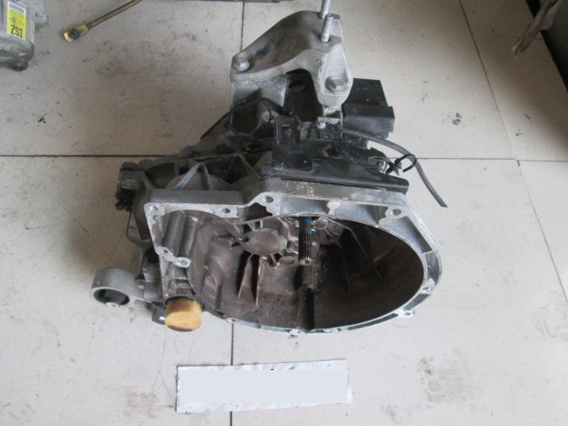 ROCNI MENJALNIK OEM N. 10105 Cambio meccanico ORIGINAL REZERVNI DEL FORD FIESTA CB1 CNN MK6 (09/2008 - 11/2012) DIESEL LETNIK 2011