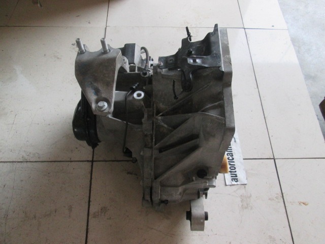 ROCNI MENJALNIK OEM N. 10105 Cambio meccanico ORIGINAL REZERVNI DEL FORD FIESTA CB1 CNN MK6 (09/2008 - 11/2012) DIESEL LETNIK 2011