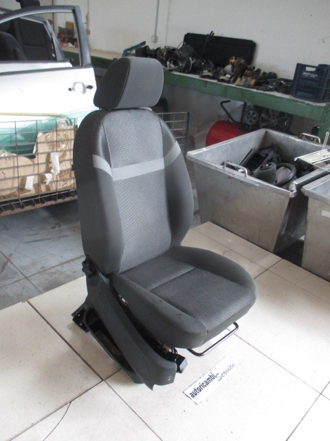 SPREDNJI DESNI SEDE? BLAGO OEM N. SEADTFDKUGAMK1SV5P ORIGINAL REZERVNI DEL FORD KUGA MK1 (05/2008 - 2012) DIESEL LETNIK 2012