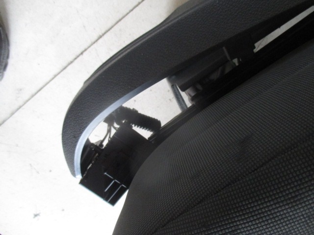 SPREDNJI DESNI SEDE? BLAGO OEM N. SEADTFDKUGAMK1SV5P ORIGINAL REZERVNI DEL FORD KUGA MK1 (05/2008 - 2012) DIESEL LETNIK 2012