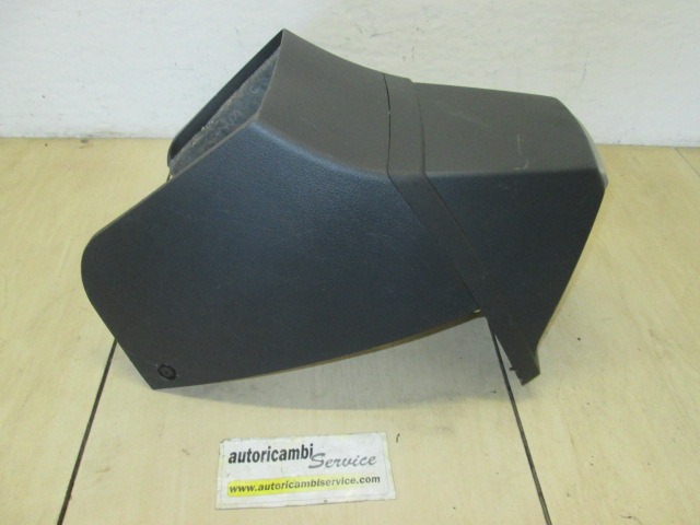 PLASTIKA MED SEDEZI BREZ NASLONJALA ROK OEM N. 554340F010B0 ORIGINAL REZERVNI DEL TOYOTA COROLLA VERSO ZER ZZE12 R1 (2004 - 2009) BENZINA LETNIK 2005