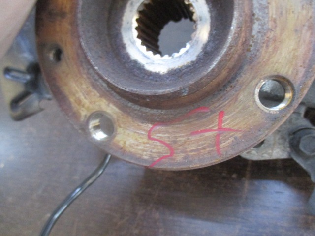 LEVI VRTLJIVI LEZAJ / PESTO KOLESA Z LEZAJEM SPREDAJ OEM N. 7672265 ORIGINAL REZERVNI DEL FIAT PANDA 169 (2003 - 08/2009) BENZINA LETNIK 2005