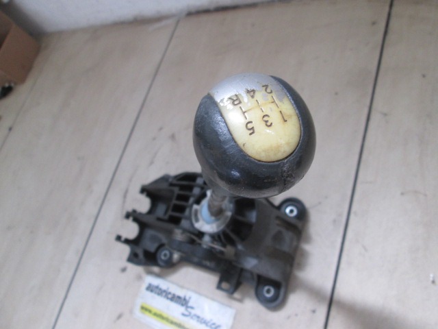 MEHANIZEM VZVODA ROCNEGA MENJALNIKA OEM N. 3353052110 ORIGINAL REZERVNI DEL TOYOTA YARIS P9 MK2 (01/2006 - 2009) BENZINA LETNIK 2007