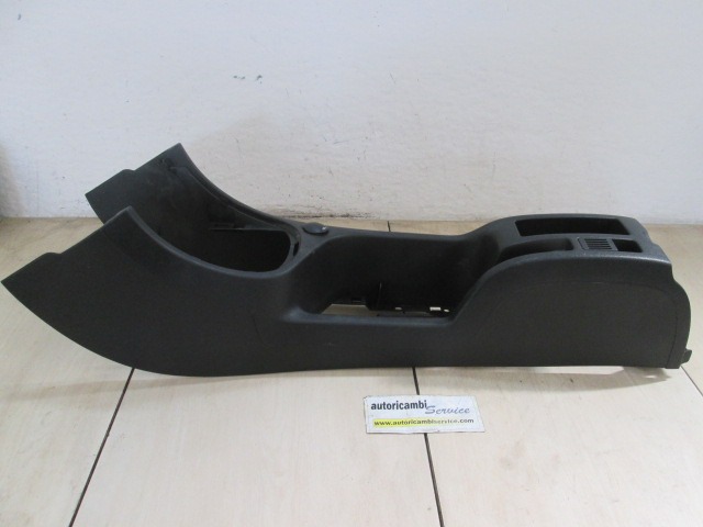 PLASTIKA MED SEDEZI BREZ NASLONJALA ROK OEM N. 9634495677 ORIGINAL REZERVNI DEL PEUGEOT 307 3A/B/C/E/H BER/SW/CABRIO (2001 - 2009) DIESEL LETNIK 2002