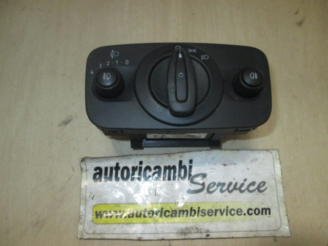 GLAVNO STIKALO LUCI OEM N. 8A6T13A024BB ORIGINAL REZERVNI DEL FORD FIESTA CB1 CNN MK6 (09/2008 - 11/2012) DIESEL LETNIK 2011