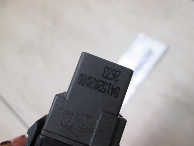 GLAVNO STIKALO LUCI OEM N. 8415202080 ORIGINAL REZERVNI DEL TOYOTA AURIS E18 MK2 (2012 - 2018) IBRIDO (ELETRICO-BENZINA) LETNIK 2013