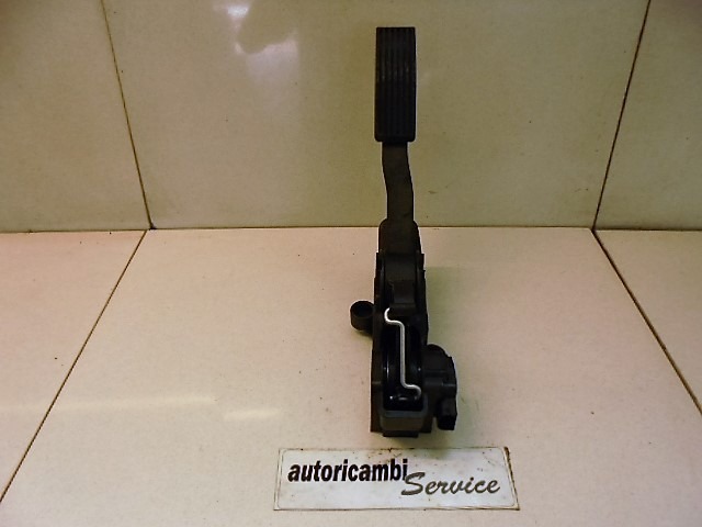 PEDALI OEM N. A1693000904 ORIGINAL REZERVNI DEL MERCEDES CLASSE A W169 5P C169 3P (2004 - 04/2008) DIESEL LETNIK 2007