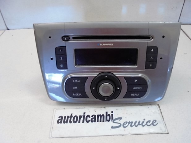 RADIO CD / OJACEVALNIK / IMETNIK HIFI OEM N. 1560873490 ORIGINAL REZERVNI DEL ALFA ROMEO MITO 955 (2008 - 2018) DIESEL LETNIK 2009