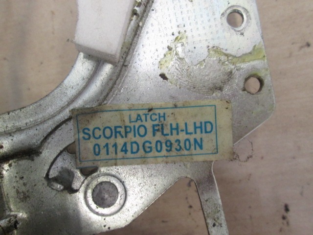 CENTRALNO ZAKLEPANJE PREDNIH LEVIH VRAT OEM N. 0114DG0930N ORIGINAL REZERVNI DEL MAHINDRA GOA (DAL 2010) DIESEL LETNIK 2010
