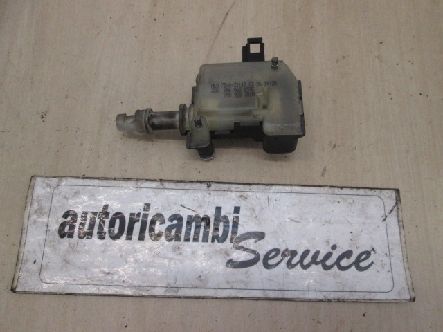 ZAKLEPANJE PRTLJA?NIH VRAT  OEM N. 1M0959781A ORIGINAL REZERVNI DEL SEAT LEON 1M1 MK1 (2000 - 2005)DIESEL LETNIK 2005