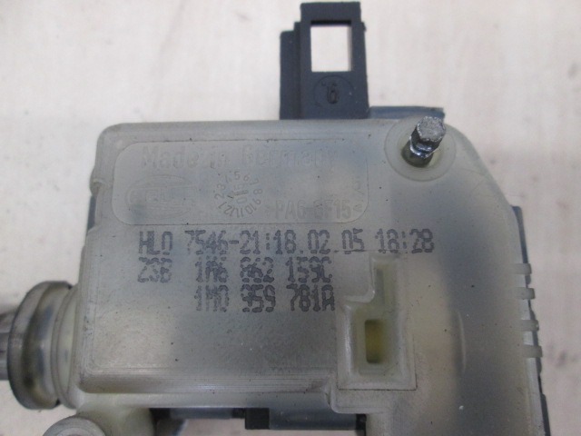 ZAKLEPANJE PRTLJA?NIH VRAT  OEM N. 1M0959781A ORIGINAL REZERVNI DEL SEAT LEON 1M1 MK1 (2000 - 2005)DIESEL LETNIK 2005