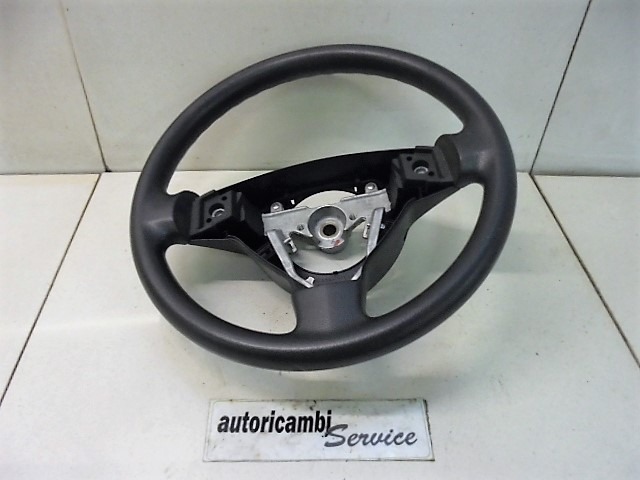 VOLAN OEM N. 131-05610 ORIGINAL REZERVNI DEL FIAT SEDICI FY R (05/2009 - 2014) DIESEL LETNIK 2010