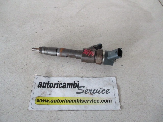 INJEKTORJI DIESEL OEM N. 8200100272 ORIGINAL REZERVNI DEL RENAULT MEGANE MK2 BM0/1 CM0/1 EM0/1 KM0/1 LM0/1 BER/GRANDTOUR  (10/2002 - 02/2006) DIESEL LETNIK 2004