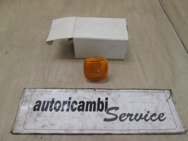 SPREDNJI INDIKATOR OEM N. 4D0949127B ORIGINAL REZERVNI DEL AUDI A4 B5 BER/SW (1994 - 12/2000) DIESEL LETNIK