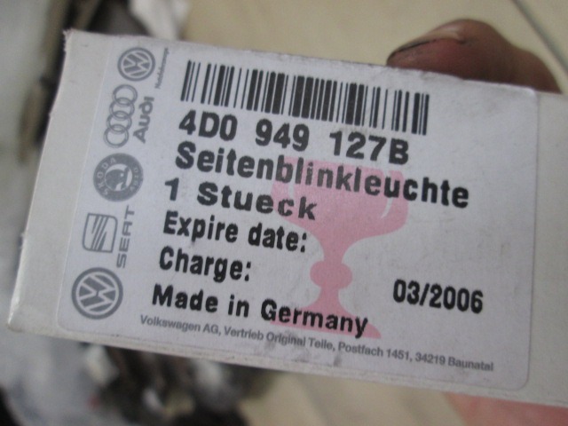 SPREDNJI INDIKATOR OEM N. 4D0949127B ORIGINAL REZERVNI DEL AUDI A4 B5 BER/SW (1994 - 12/2000) DIESEL LETNIK