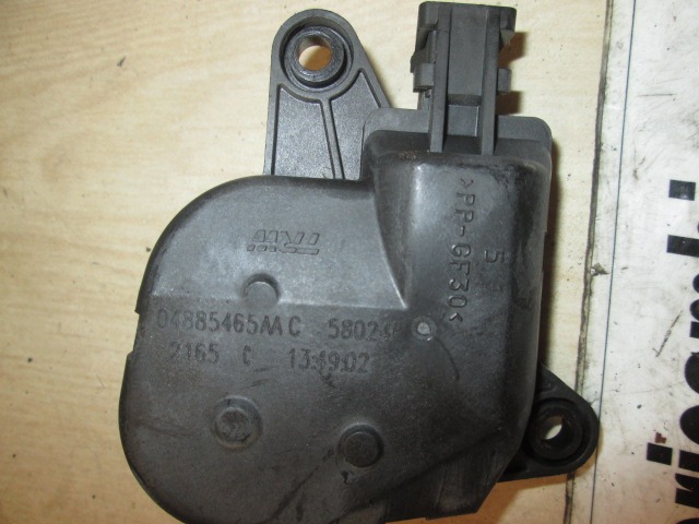 MOTORCEK OGREVANJA OEM N. 126497 ORIGINAL REZERVNI DEL CHRYSLER VOYAGER/GRAN VOYAGER RG RS MK4 (2001 - 2007) DIESEL LETNIK 2006