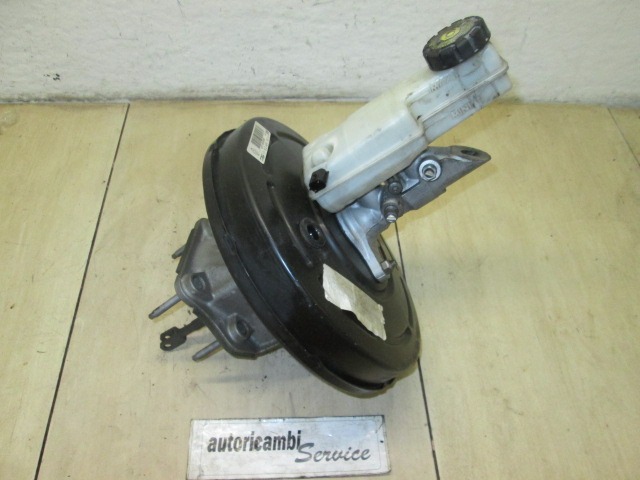 SERVO OJACEVALNIK ZAVOR S PUMPO OEM N. 472100005R ORIGINAL REZERVNI DEL RENAULT MEGANE MK3 BZ0/1 B3 DZ0/1 KZ0/1 BER/SPORTOUR/ESTATE (2009 - 2015) DIESEL LETNIK 2010