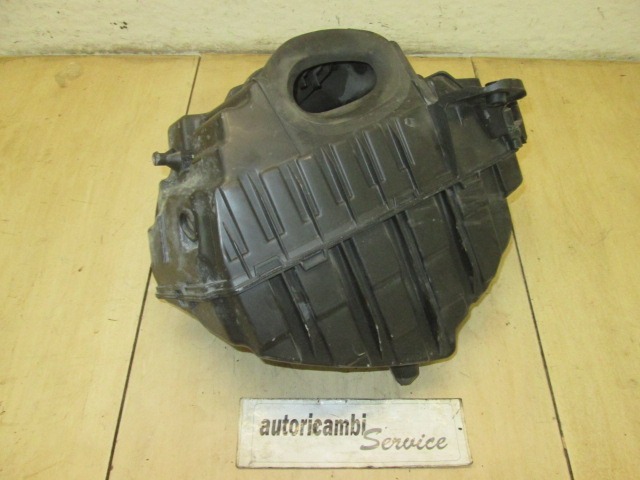 FILTAR ZRAKA OEM N. 8200947663 ORIGINAL REZERVNI DEL RENAULT MEGANE MK3 BZ0/1 B3 DZ0/1 KZ0/1 BER/SPORTOUR/ESTATE (2009 - 2015) DIESEL LETNIK 2010