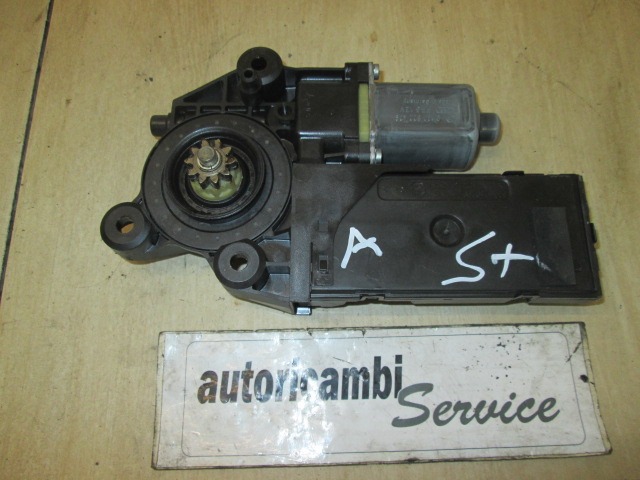 DVIZNI MEHANIZEM SPREDNIH STEKEL  OEM N. 807315510R ORIGINAL REZERVNI DEL RENAULT MEGANE MK3 BZ0/1 B3 DZ0/1 KZ0/1 BER/SPORTOUR/ESTATE (2009 - 2015) DIESEL LETNIK 2010