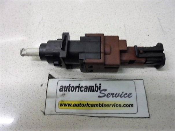 SENZOR PEDALA SKLOPKE OEM N. 284677-2 ORIGINAL REZERVNI DEL ALFA ROMEO 159 939 BER/SW (2005 - 2013) DIESEL LETNIK 2007