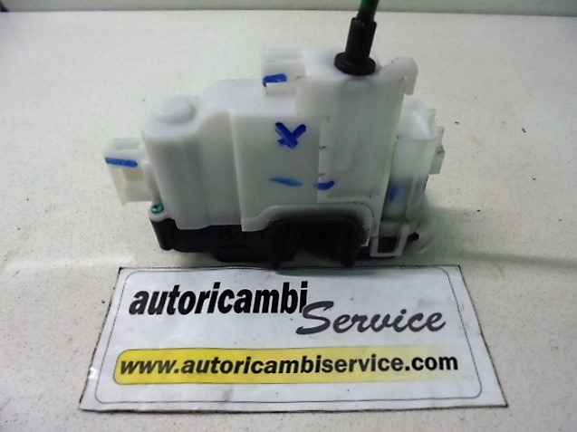 CENTRALNI ZAKLEP SPREDNJIH VRAT  OEM N. 50513051 ORIGINAL REZERVNI DEL ALFA ROMEO 159 939 BER/SW (2005 - 2013) BENZINA LETNIK 2010