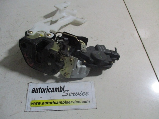 CENTRALNA KLJUCAVNICA ZADJIH LEVIH VRAT OEM N. 8141026000 ORIGINAL REZERVNI DEL HYUNDAI SANTA FE SM MK1 (2000 - 2006) DIESEL LETNIK 2002