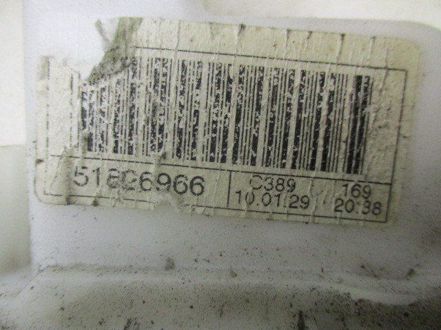 CENTRALNI ZAKLEP SPREDNJIH VRAT  OEM N. 51826966 ORIGINAL REZERVNI DEL FIAT PANDA 169 R (2009 - 2011) BENZINA/GPL LETNIK 2010