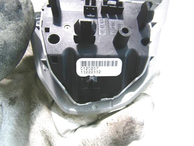 MULTIFUNKCIJSKI VOLAN OEM N. 13222332 ORIGINAL REZERVNI DEL OPEL CORSA D R S07 (02/2011 - 2014) BENZINA LETNIK 2012