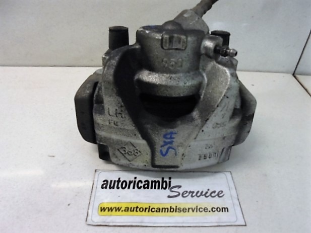 SPREDNJE LEVE ZAVORNE CELJUSTI  OEM N. 410111495R ORIGINAL REZERVNI DEL RENAULT CAPTUR J5 H5 (2013 - 2019) DIESEL LETNIK 2015