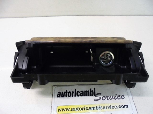PEPELNIK / DRZALA ZA PIJACO OEM N. 2R86-8104822-A ORIGINAL REZERVNI DEL JAGUAR S-TYPE X200 MK1 (1999 - 2006) DIESEL LETNIK 2005